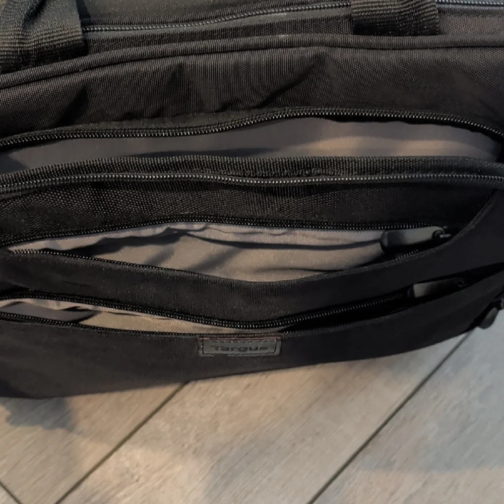 Professional Black Laptop Briefcase with Padded Shoulder Strap
